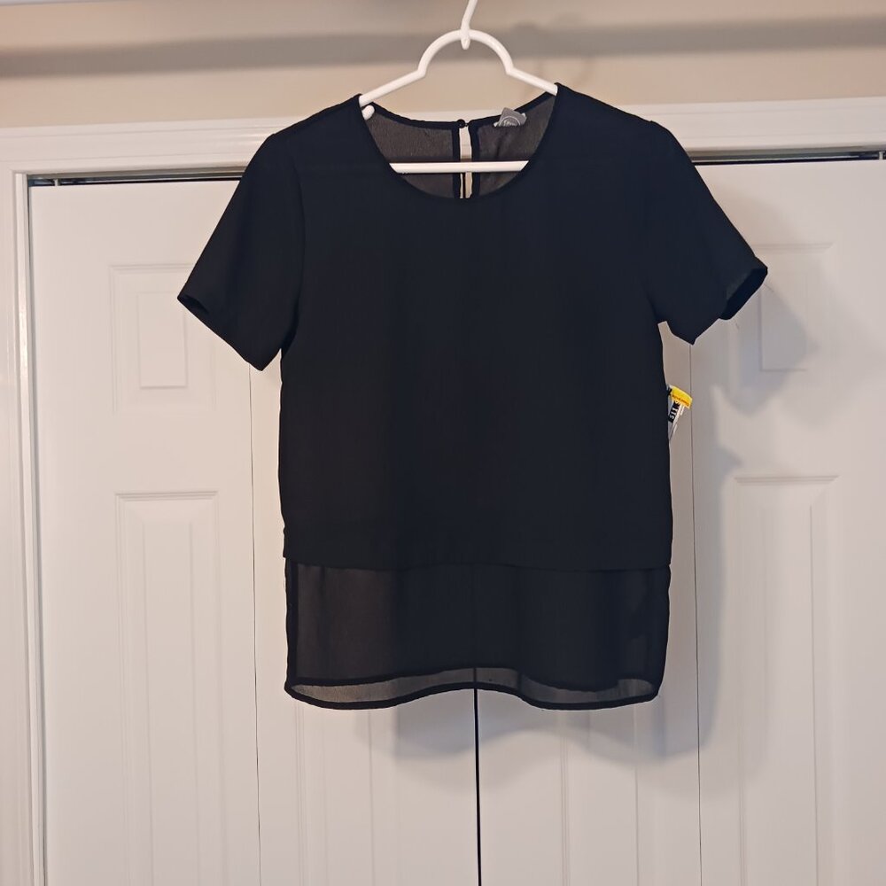 #253 3/$18 - Paper Crane Black Short Sleeve Top Size S